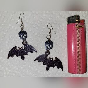 Hand made resin earrings, custom made, other designs too, variety of colors !